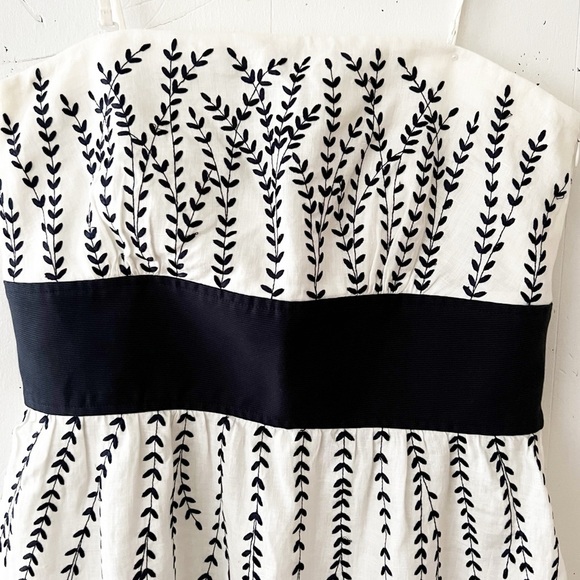 Ann Taylor Cream and Black Embroidered Linen Fit and Flare Dress Size 4 - Picture 2 of 10